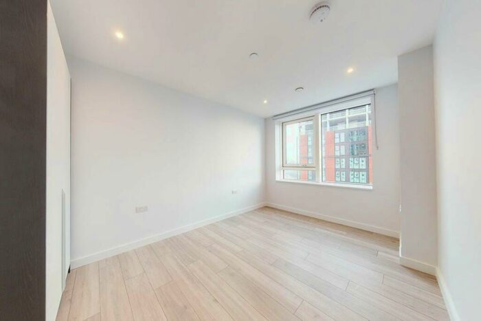 2 Bedroom Apartment To Rent In Park Central East, SE17