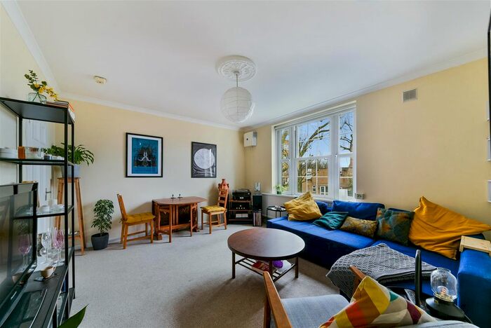 2 Bedroom Flat To Rent In Torriano Avenue, Kentish Town, NW5