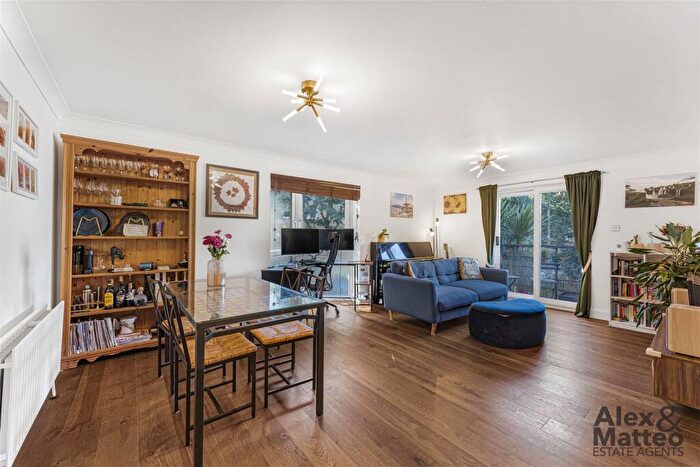 2 Bedroom Flat To Rent In Caronia Court, Plough Way, SE16