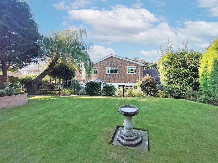 5 Bedroom Detached House For Sale In The Fairway, Midhurst, West Sussex, GU29