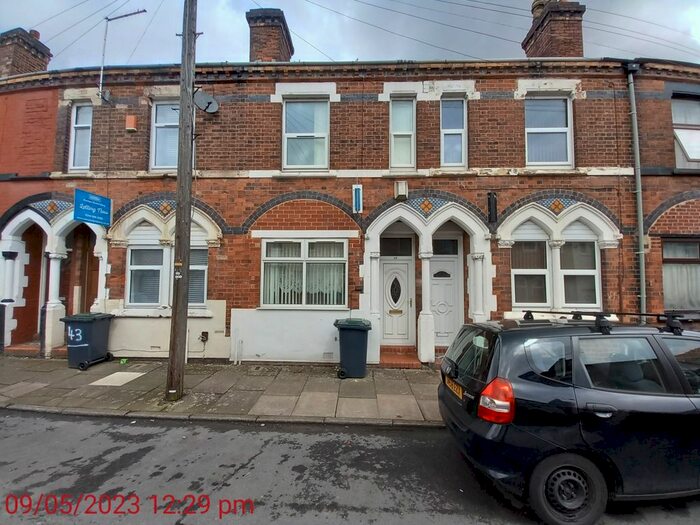 4 Bedroom Terraced House To Rent In Beresford Street, Stoke-On-Trent, ST4