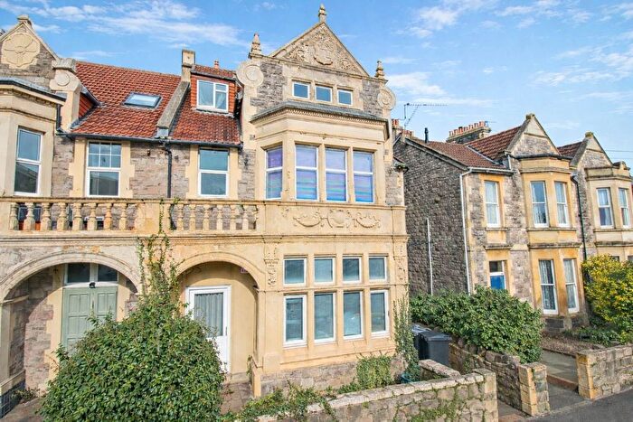 3 Bedroom Flat For Sale In Severn Road, Weston-Super-Mare, BS23