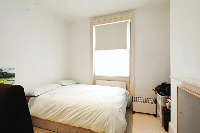 3 Bedroom Terraced House For Sale In Hampton Place, Brighton, BN1