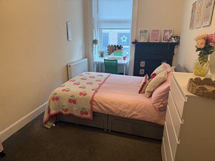 3 Bedroom Apartment To Rent In G/L, Cresswell Street, Hillhead, G12