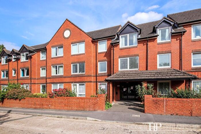 1 Bedroom Flat For Sale In Oak Road, Homethorne House Oak Road, RH11