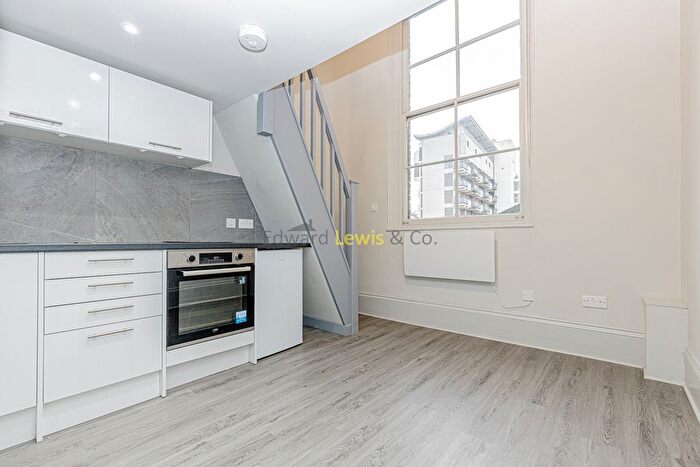 Studio To Rent In Downs Road, London, E5