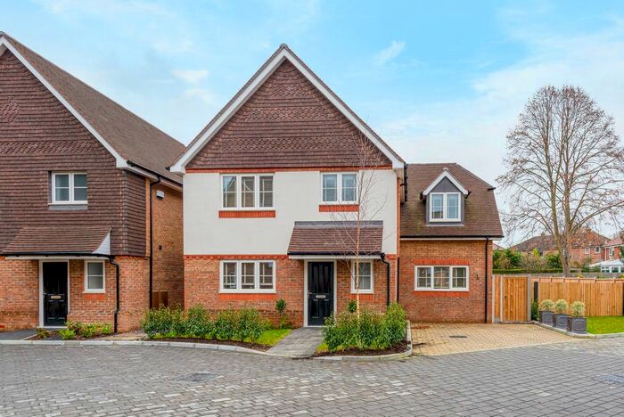 4 Bedroom Detached House To Rent In Avery Drive, Horsham, RH12