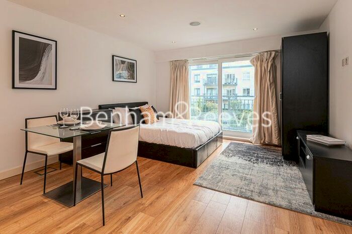 Studio To Rent In Heritage Avenue, Colindale NW9