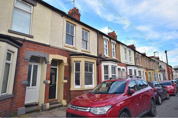 3 Bedroom Terraced House For Sale In Southampton Road, Northampton, NN4