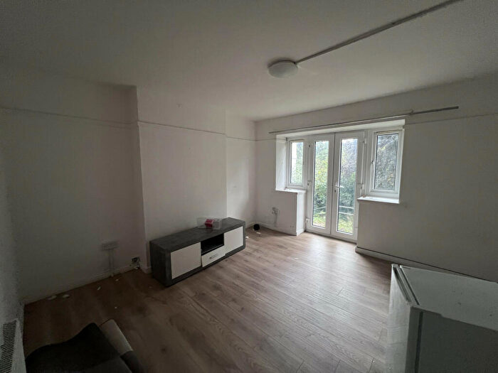 2 Bedroom Apartment For Sale In The Woodlands, London, SE19
