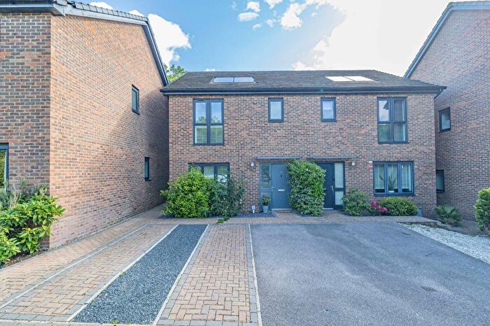 3 Bedroom Semi Detached House For Sale In Atherfield Drive, Ashford, Kent, TN23