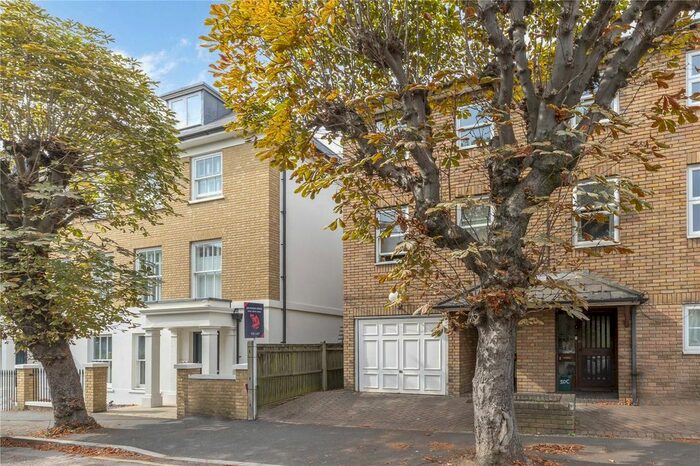 3 Bedroom Town House To Rent In Tabor Grove, Wimbledon, SW19