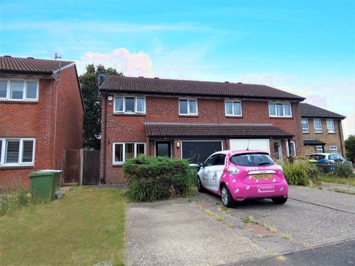 3 Bedroom Semi-Detached House To Rent In Shannon Road, Stubbington, Fareham, PO14