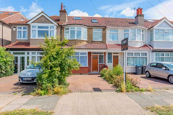 4 Bedroom Terraced House To Rent In Largewood Avenue, Tolworth, Surbiton, KT6