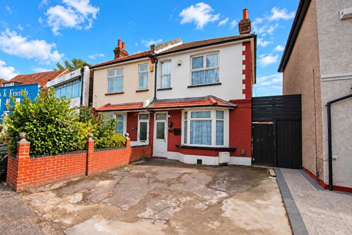 3 Bedroom Semi Detached House For Sale In Purley Way, Croydon, CR0