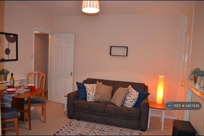 1 Bedroom Flat To Rent In Off Swindon Road, Swindon, SN1