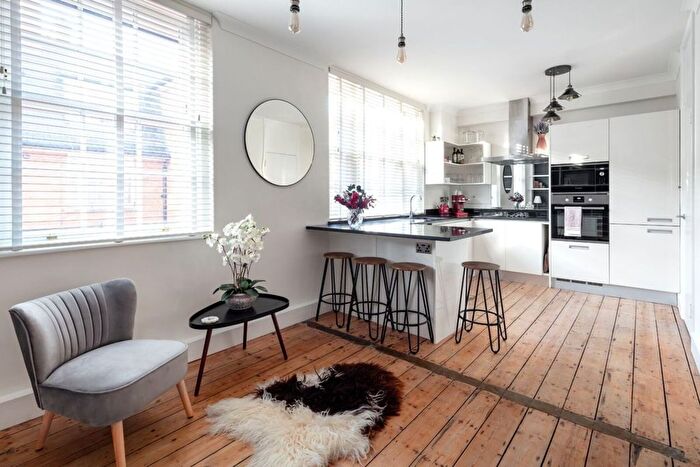 1 Bedroom Flat For Sale In Peabody Estate, Victoria, London, SW1V
