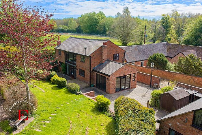 5 Bedroom Detached House For Sale In Crewe Lane, Kenilworth, CV8