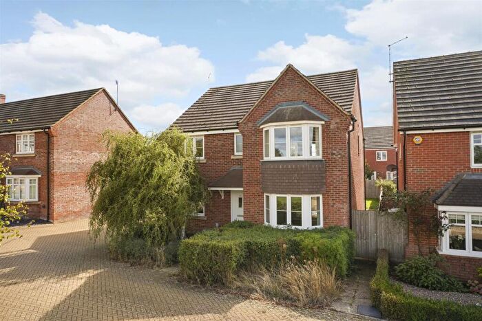 5 Bedroom Detached House For Sale In Bishops Meadow, Long Buckby, Northampton, NN6