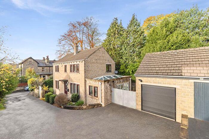 3 Bedroom Detached House For Sale In Scarwood Close, Bingley, BD16