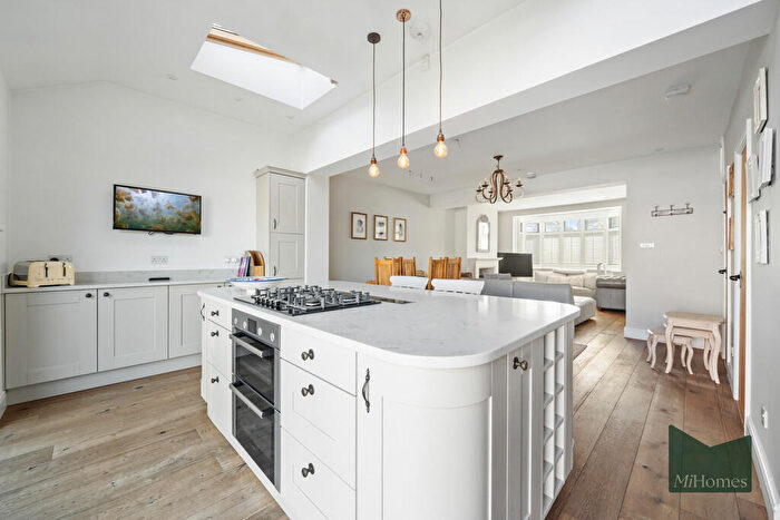 4 Bedroom Semi-Detached House To Rent In Willow Road, Enfield, EN1