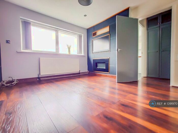 2 Bedroom Maisonette To Rent In Colebrook Close, Leicester, LE5