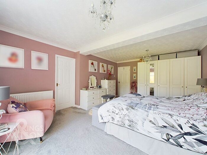 4 Bedroom Detached House For Sale In Tasburgh Road, Saxlingham Thorpe, Norwich, NR15