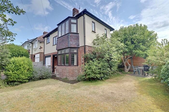 3 Bedroom Detached House For Sale In Mulberry Lane, Portsmouth, PO6