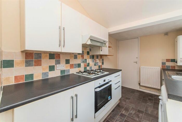3 Bedroom Flat To Rent In Chandos Street, Gateshead, Tyne And Wear, NE8