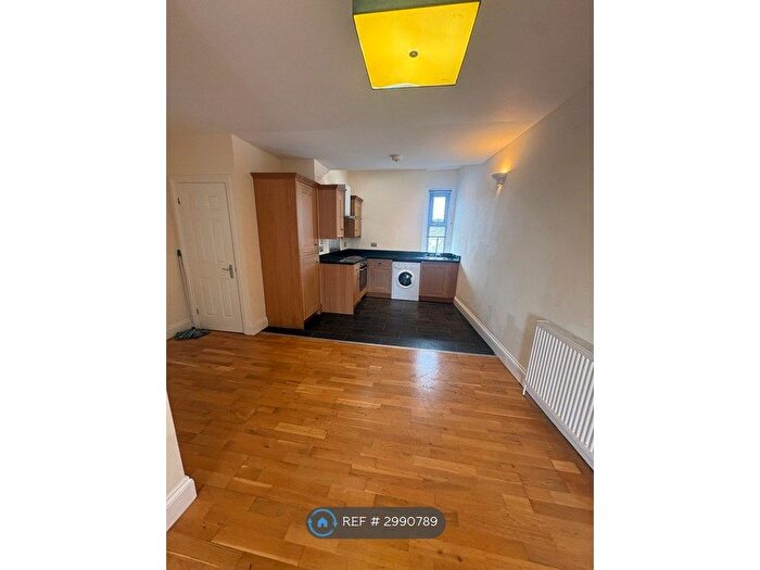 2 Bedroom Flat To Rent In Westgate Apartments, Newport, NP20