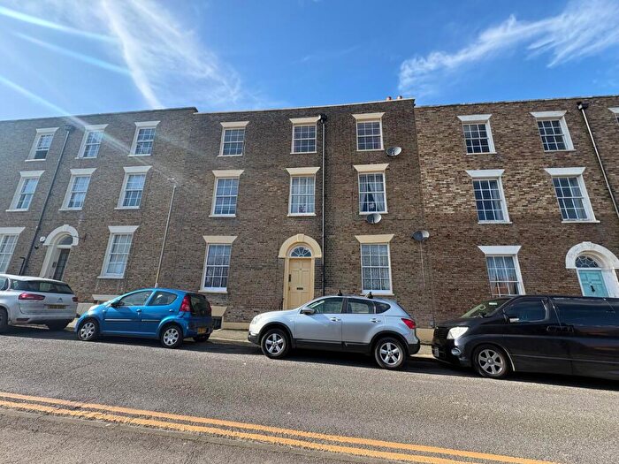 3 Bedroom Flat To Rent In Chapel Place, Ramsgate, CT11