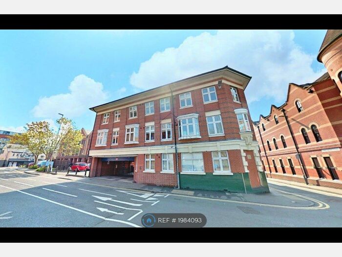 2 Bedroom Flat To Rent In Minster Court, Leicester, LE1