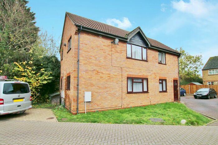 1 Bedroom Flat To Rent In Robbs Walk, St. Ives, PE27