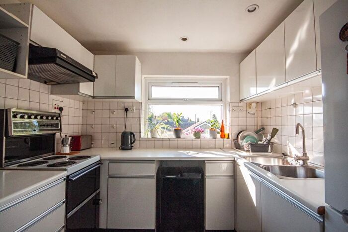 2 Bedroom Flat For Sale In De Freville Road, Great Shelford, Cambridge, CB22