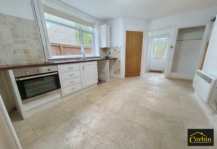 Studio To Rent In Ashridge Parade, Wimborne Road, Bournemouth, Dorset, BH10