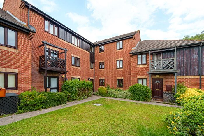 1 Bedroom Apartment To Rent In Roebuck Court, Didcot, OX11