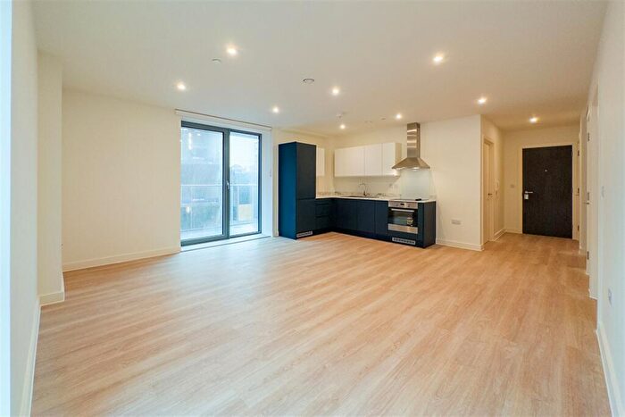 2 Bedroom Apartment To Rent In Exchange Point, M3