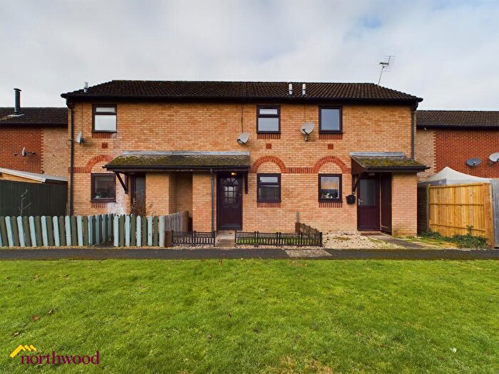 1 Bedroom Terraced House To Rent In Webb Close, Banbury, OX16