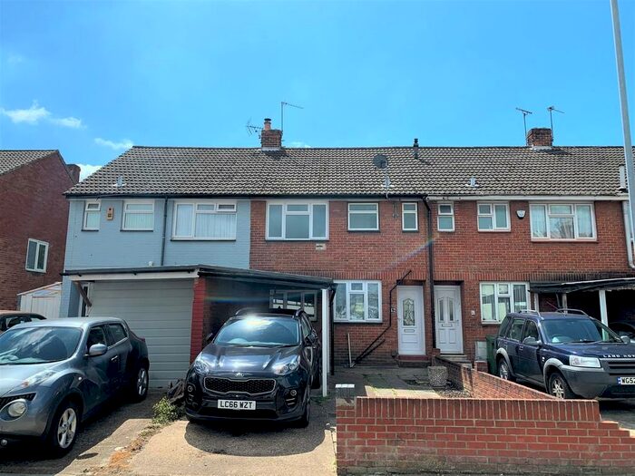 3 Bedroom Terraced House To Rent In Powerscourt Road, Portsmouth, PO2