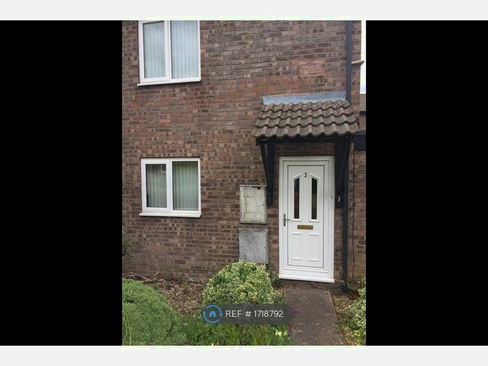 2 Bedroom Semi-Detached House To Rent In Sandringham Road, Stoke Gifford, Bristol, BS34