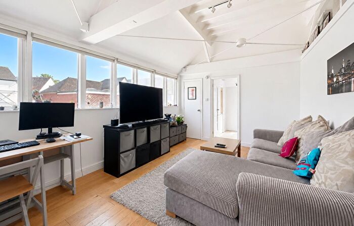 1 Bedroom Flat For Sale In Swan Street, West Malling, ME19