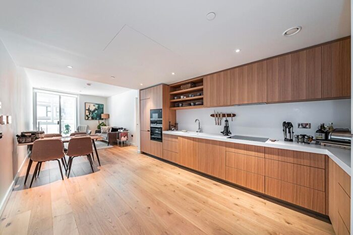 2 Bedroom Flat To Rent In Prospect Way London, SW11