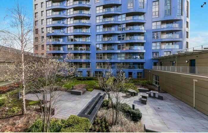 1 Bedroom Detached House To Rent In Queensland Terrace, Islington, London, N7