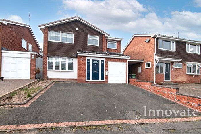 4 Bedroom Detached House For Sale In Ainsdale Gardens, Halesowen, B63