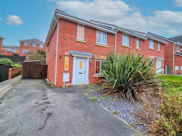 3 Bedroom End Of Terrace House To Rent In Windmill Way, Brimington, Chesterfield, Derbyshire S43