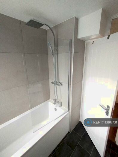 1 Bedroom Flat To Rent In The Laurels, Bromley, BR2