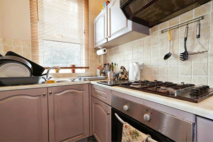 2 Bedroom Terraced House For Sale In Ashton Road, Leeds, LS8