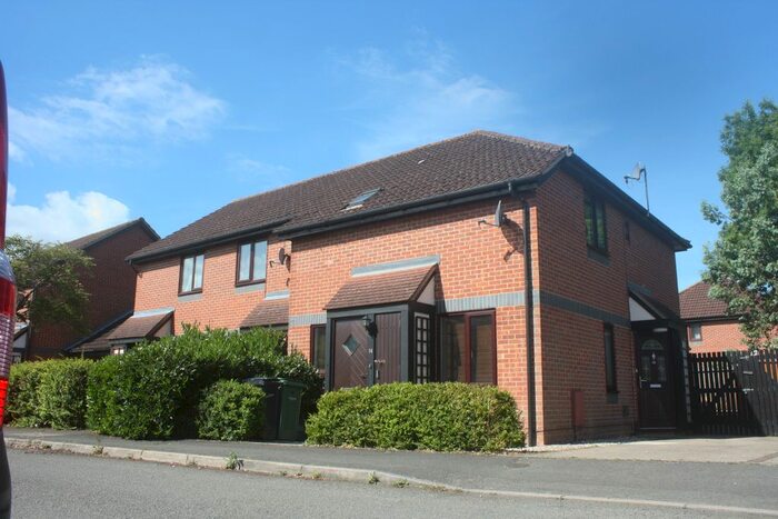 1 Bedroom Maisonette To Rent In Gibson Close, Abingdon, Oxfordshire, OX14
