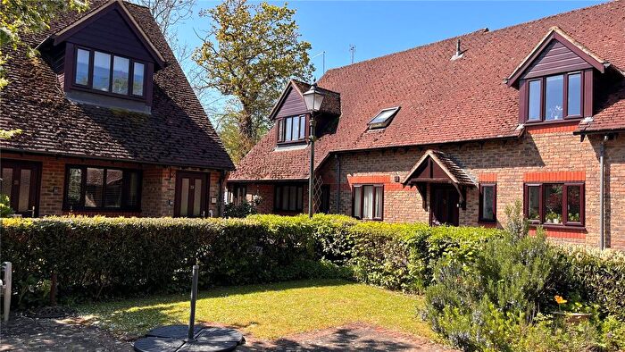 1 Bedroom Flat For Sale In Watermill Court, Bath Road, Woolhampton, Reading, RG7