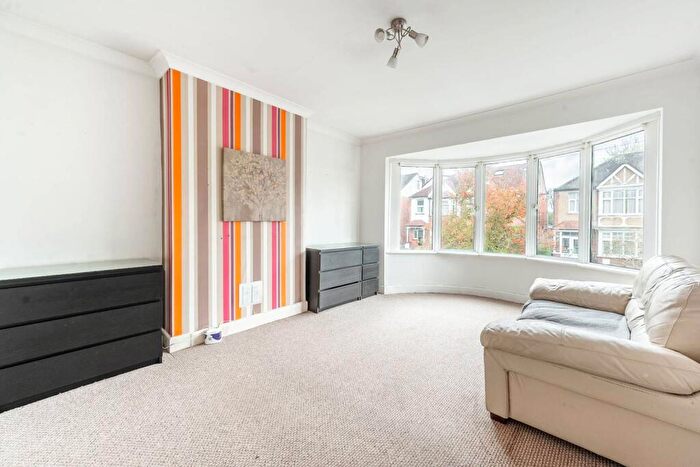 2 Bedroom Maisonette For Sale In Beresford Road, Harrow, HA1
